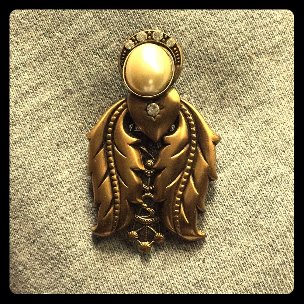 Vintage Brooch / Pin w/ Pearl Rhinestone Accents